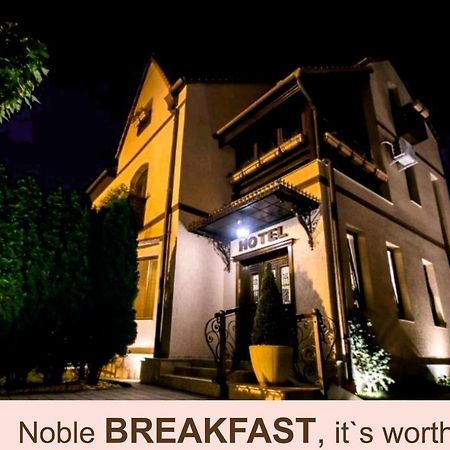 Noblesse Boutique Resort Sibiu Luaran gambar Noble Breakfast