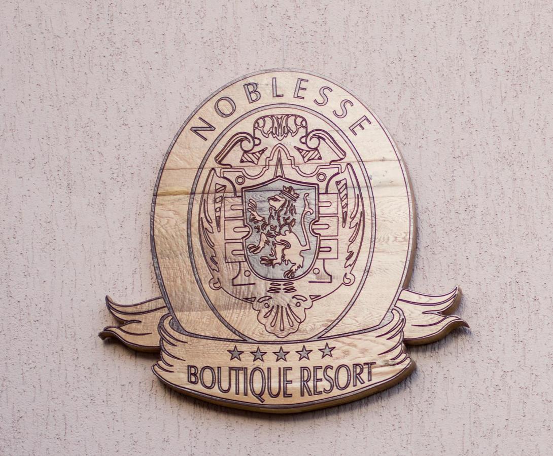 Noblesse Boutique Resort Sibiu Luaran gambar Noble rank insignia