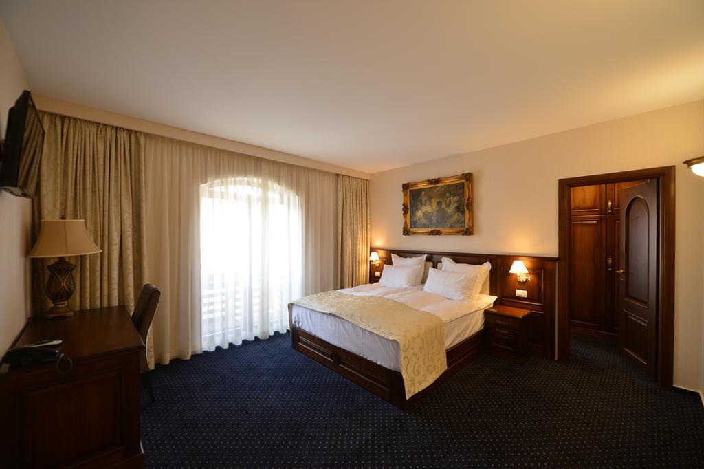 Noblesse Boutique Resort Sibiu Luaran gambar A room at the hotel