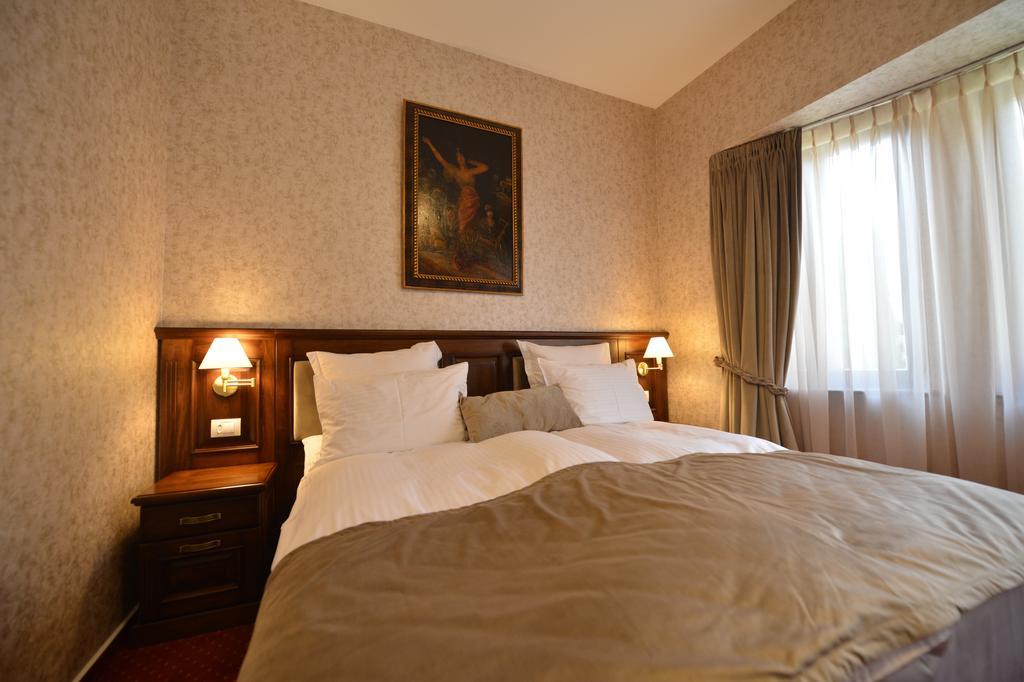 Noblesse Boutique Resort Sibiu Luaran gambar A room at the hotel