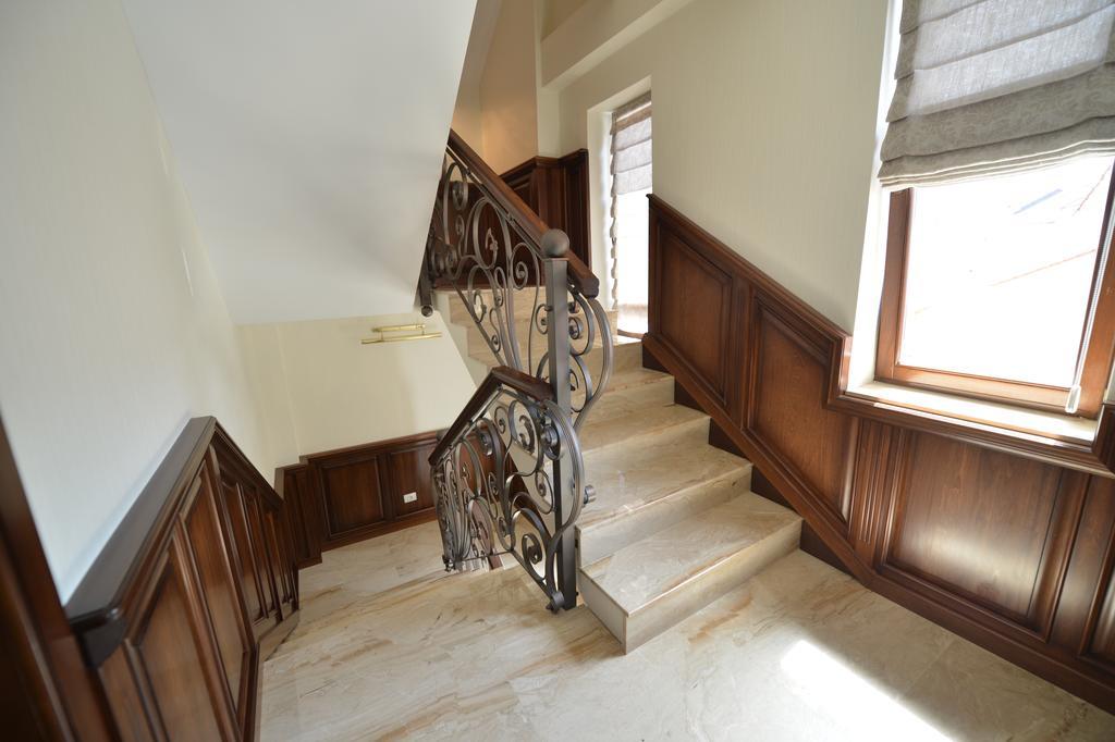 Noblesse Boutique Resort Sibiu Luaran gambar Stairway