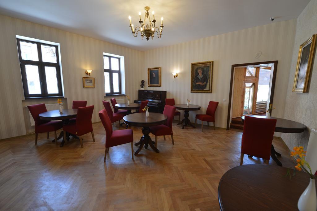 Noblesse Boutique Resort Sibiu Luaran gambar The interior of the museum